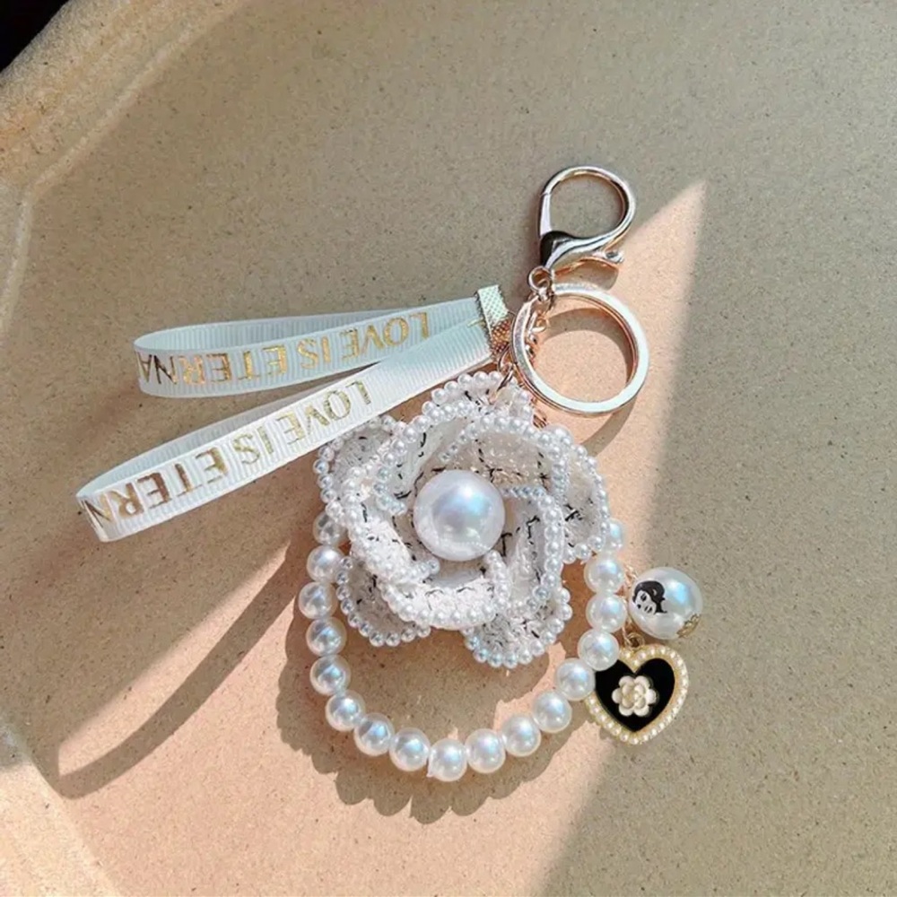 Elegant Camilla Keychain
